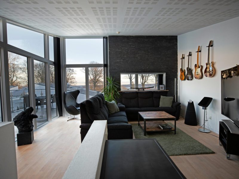 pexels-reneterp-4180974